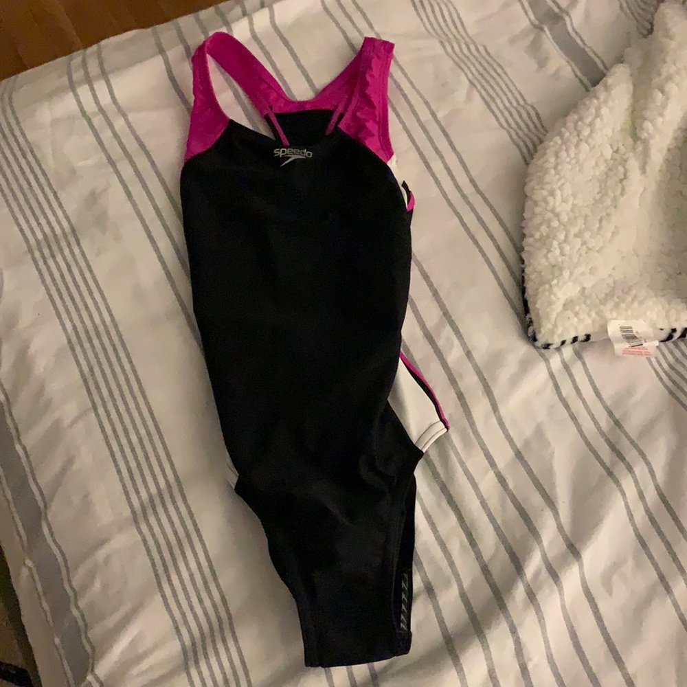 Speedo girls one piece bathing suit